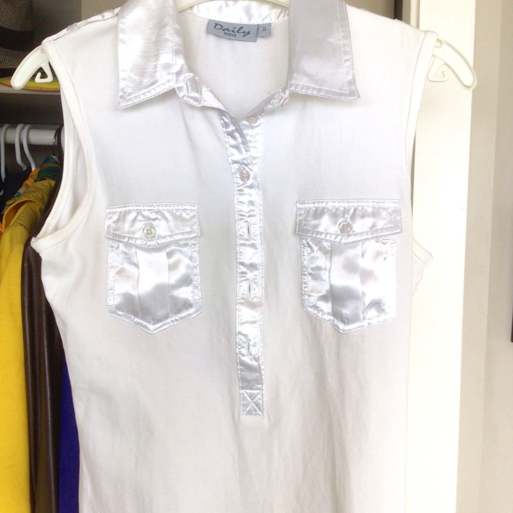 Daily sleeveless golf/pickleball top